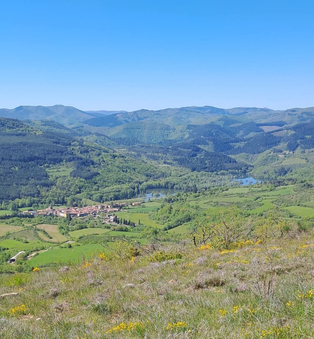 Panorama du village de Ceilhes dans sa vallée