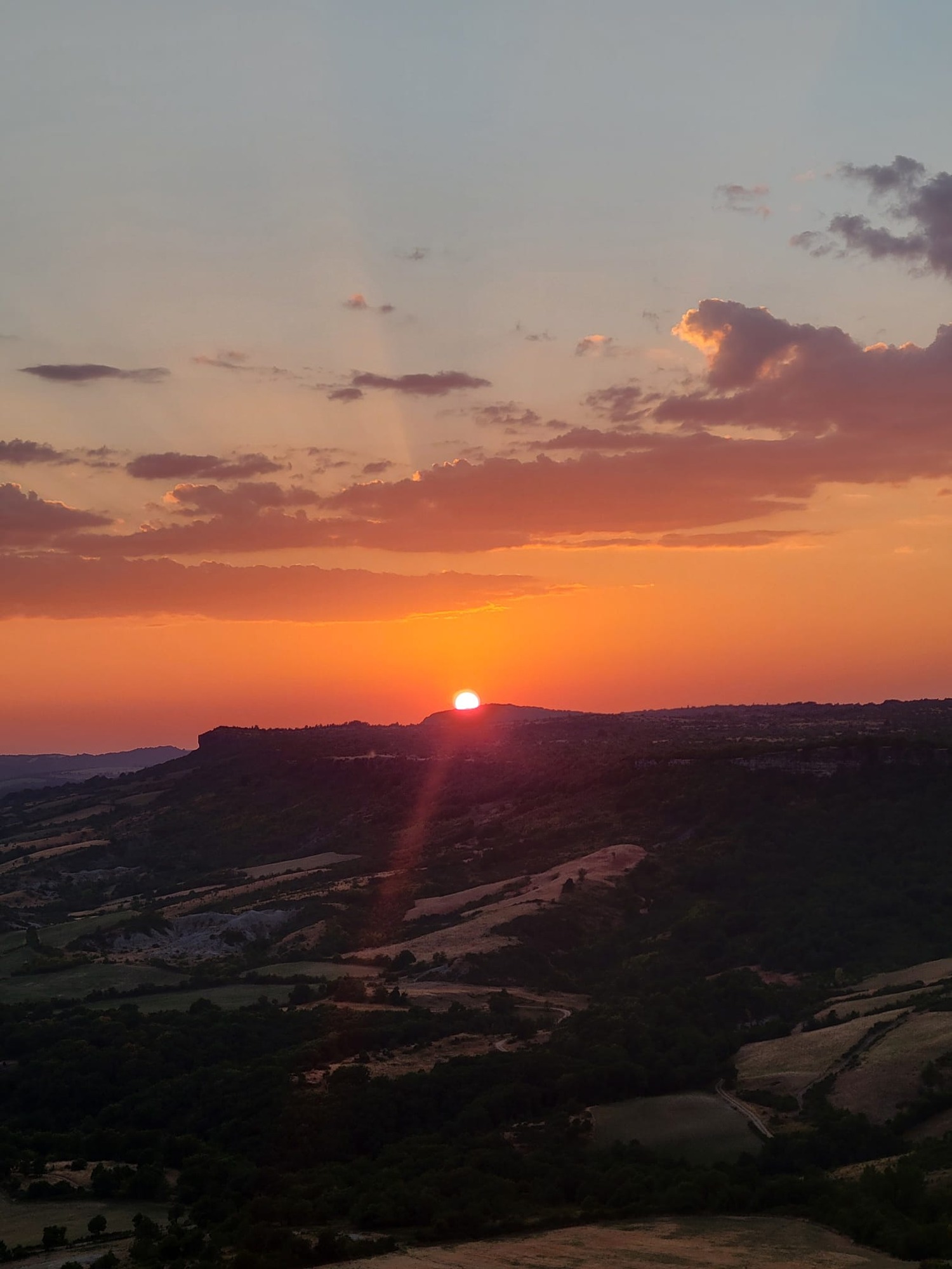 Coucher de soleil sur la haute vallée de l'Orb, depuis les hauteurs de Ceilhes